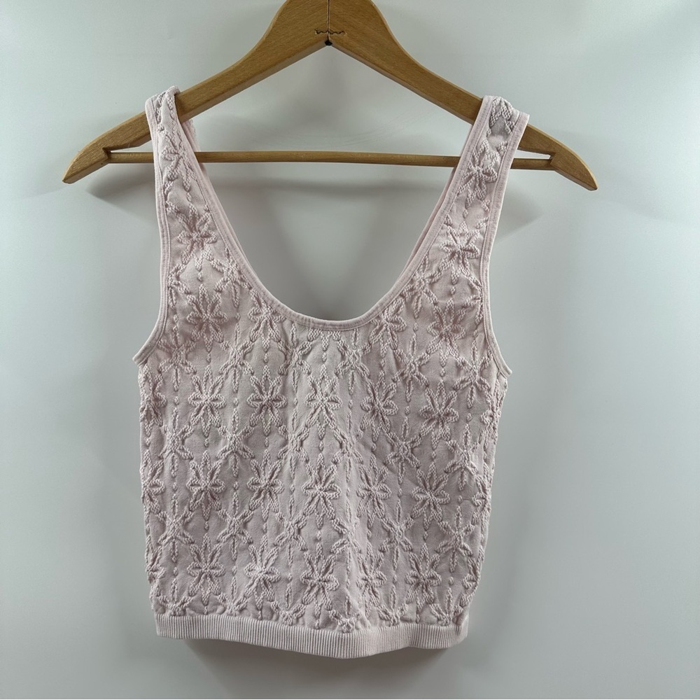 Forever 21 Light Pink Cropped Tank Top with Floral Stitching – Size M/L